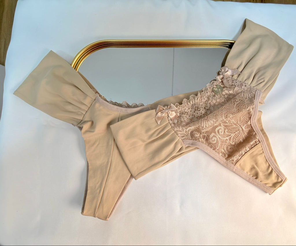 Tanga en dentelle doublée