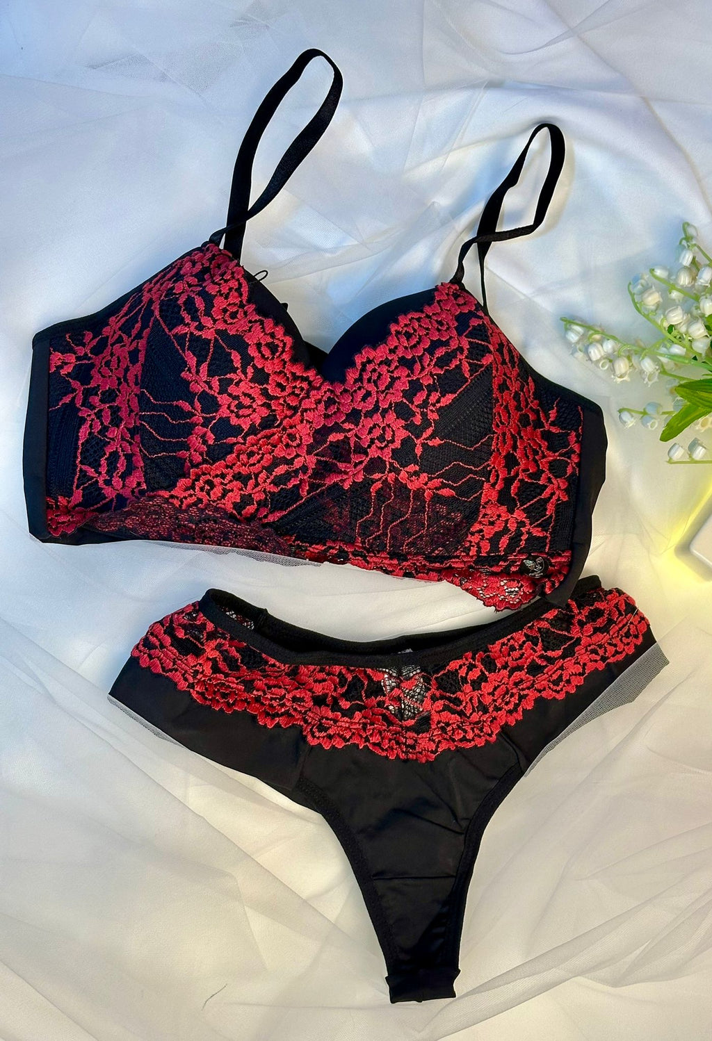 Ensemble Mystique Dentelle Enveloppante