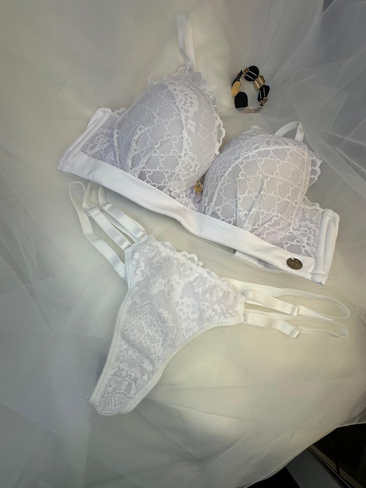 Ensemble Saphir Dentelle Élégante