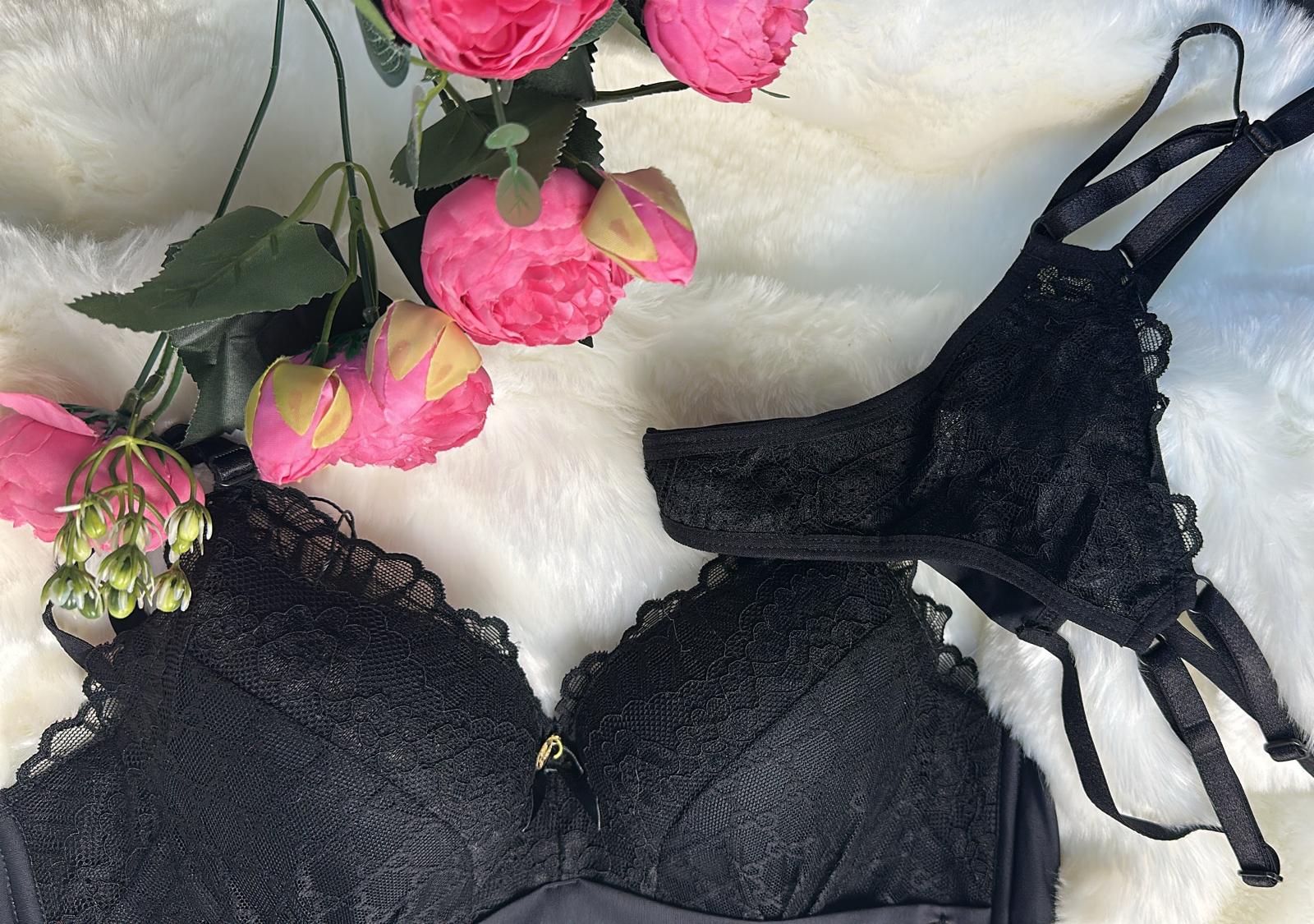 Ensemble Saphir Dentelle Élégante