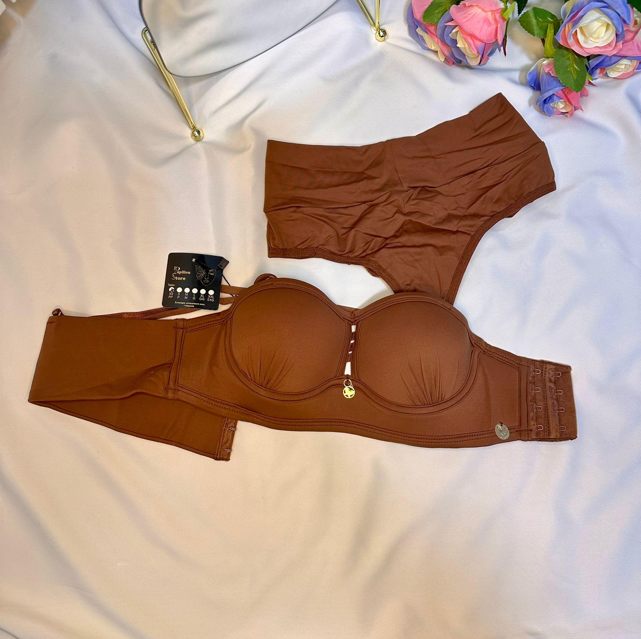 Ensemble de demi-tasses unies